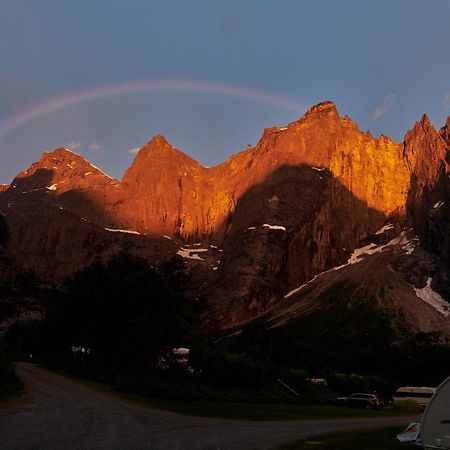 Trollveggen Camping 욘달스네스 외부 사진